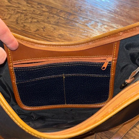 Vintage Dooney & Bourke Black Pebbled Leather Shoulder Bag with Tan Trim - Picture 6 of 14